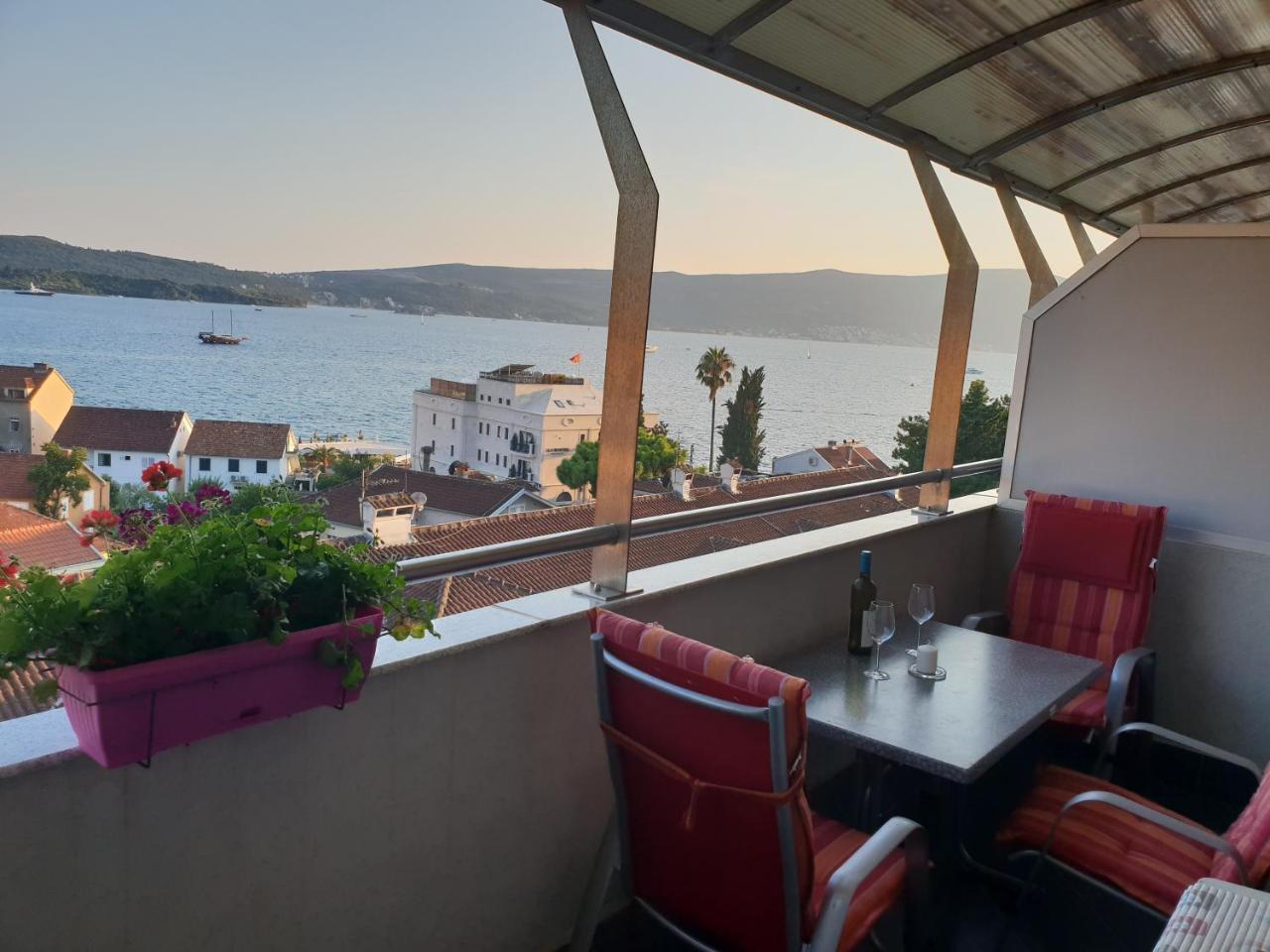 Vb Apartmani Tivat Bagian luar foto